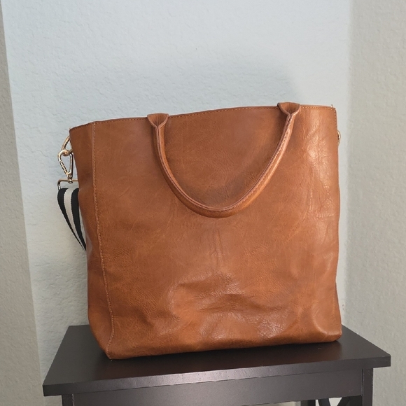 The Social Threads x The Motherchic Exclusive Bag - Picture 2 of 5